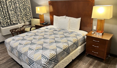 Standard Room, 1 King Bed, Non Smoking, Refrigerator & Microwave