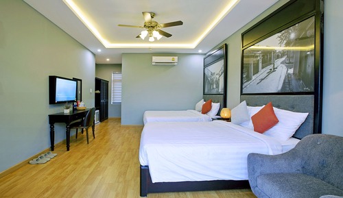 Family Room, 2 Queen Beds, Pool View