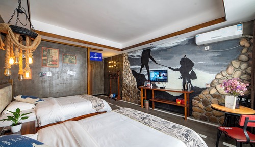 Deluxe Twin Room B