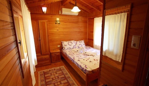 Bungalow, Garden View