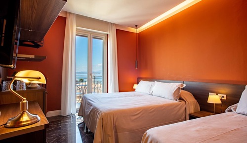 Superior Triple Room, Lake View