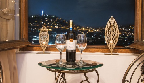 Panoramic Suite, City View