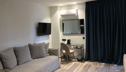 Deluxe Room, City View