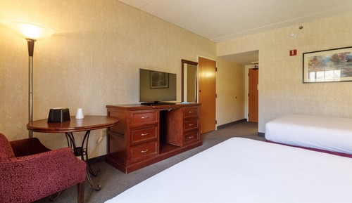 Room, 2 Queen Beds, Non Smoking (Pool)