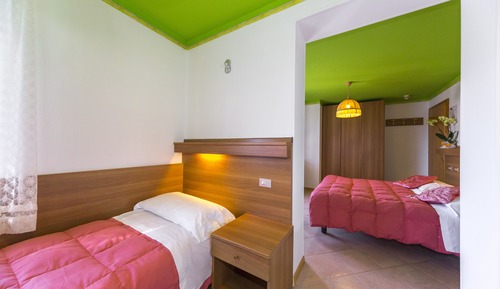 Classic Triple Room, Balcony