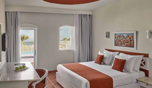 Standard Room, Pool View (Superior, King or Twin Bed)