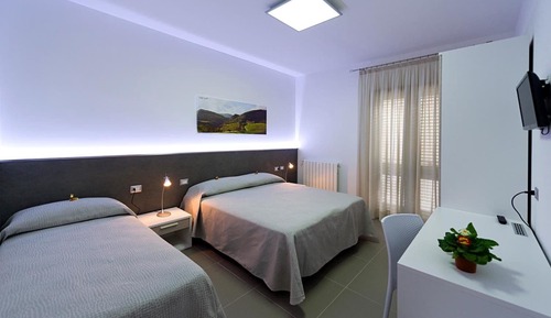 Business Triple Room, Multiple Beds