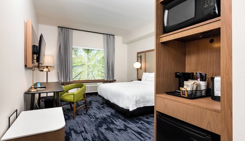 Room, 1 King Bed, Non Smoking (Mobility Accessible, Tub)