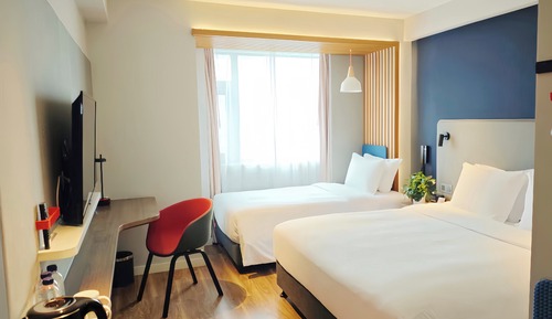 Standard Room, 1 King Bed