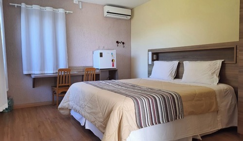 Deluxe Double Room, 1 King Bed, Air conditioning, Mountain View