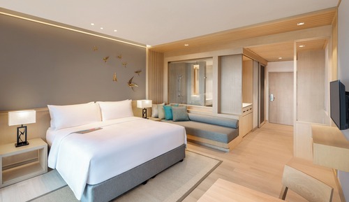 Room, 1 King Bed, Non Smoking, Pool View (Pool Access)