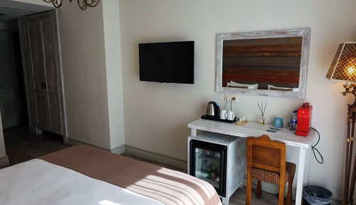 Junior Room