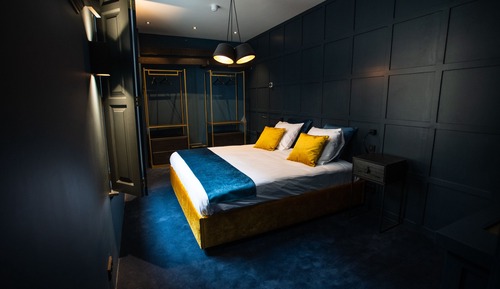 Signature Suite (Hemingway)