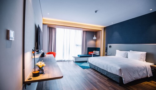 Standard Room, 1 King Bed