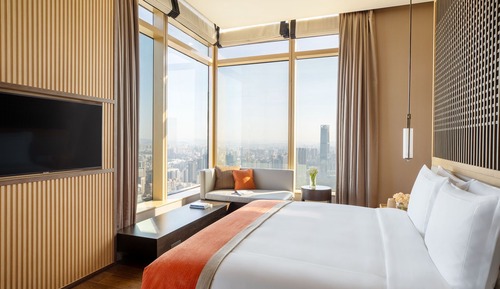 Deluxe Suite