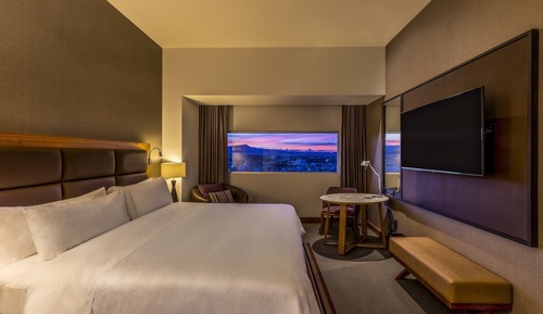 Deluxe Room, 1 King Bed