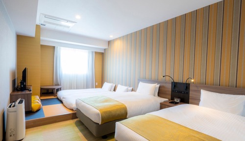 Deluxe Family Room for 4 people, Non Smoking (Housekeeping Once Every 3 Days)