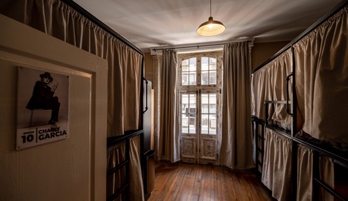 Shared Dormitory, Women only, Shared Bathroom (N°10 - Charly Garcia - 6 People)
