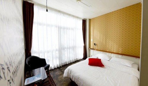 Double Room, Non Smoking, Shared Bathroom