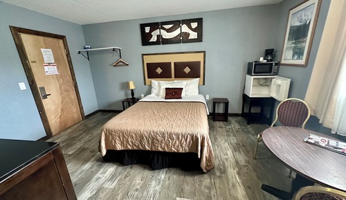 Comfort Single Room, 1 Queen Bed