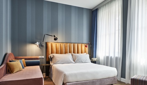 Junior Triple Room (Modernist L)