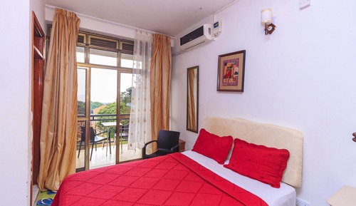 Double Room, Private Bathroom (Queen)