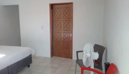 Comfort Room (2-8)