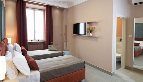 Basic Double or Twin Room, Ensuite