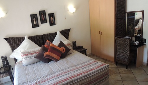 Twin Room (D)