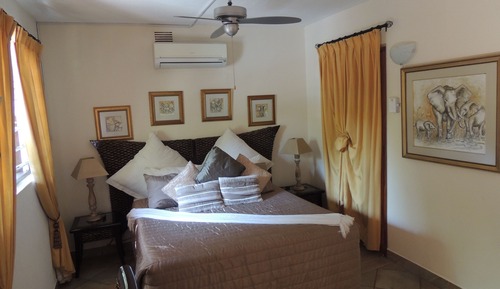Double Room (E)