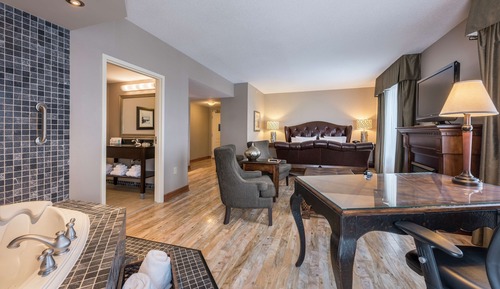 Suite, 1 King Bed, Non Smoking