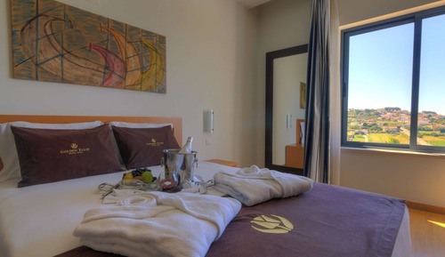 Suite, 1 Queen Bed with Sofa bed