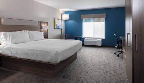 Suite, 1 King Bed, Accessible (Comm, Accessible Tub)