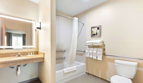 Suite, Multiple Beds, Accessible, Non Smoking