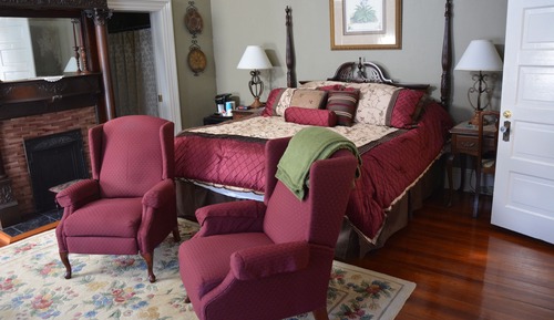 Suite, 1 King Bed, Accessible (Page Suite)