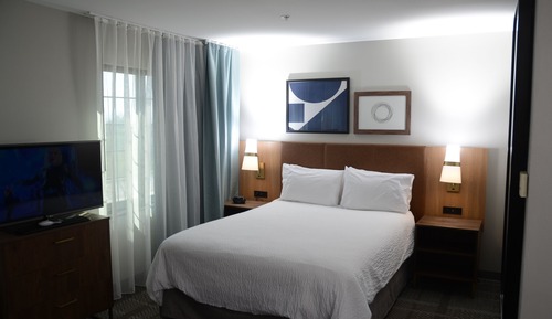 Studio Suite, 1 Queen Bed, Kitchen