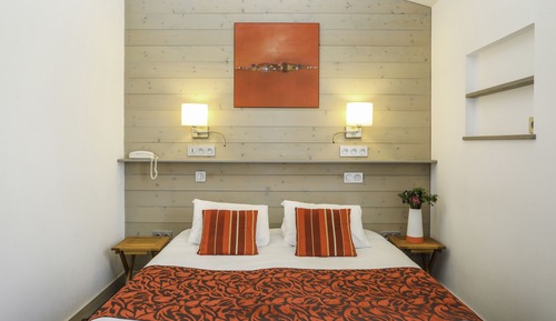 Suite, Garden Area