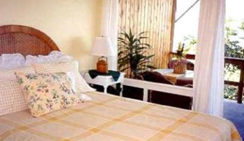 Comfort Triple Room, Ensuite, Sea View (Plumeria Suite)