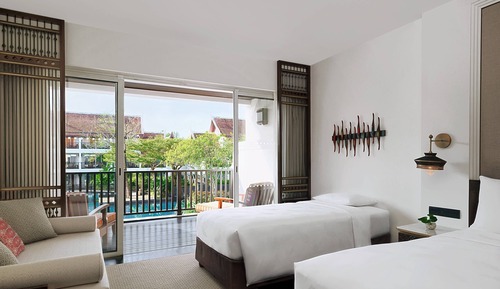 Deluxe Room, 2 Twin Beds, Non Smoking, Pool View