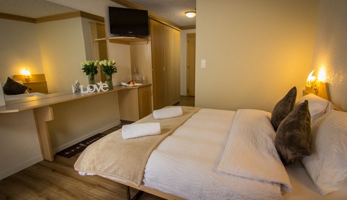 Family Suite, 1 Bedroom, Balcony, Mountain View (only for 2 Adults + 1-2 Children)
