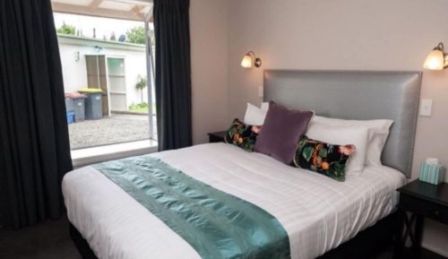 Beau’s Abobe – 2 Bedroom HOUSE
