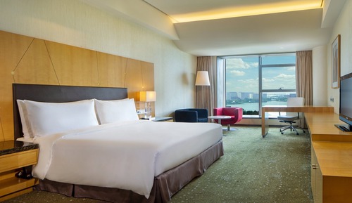 Standard Room, 1 King Bed, Lake View
