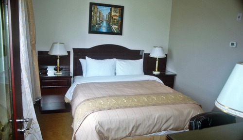 Suite, 1 King Bed
