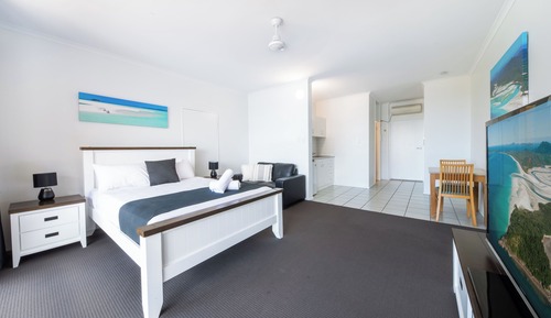 Two-Bedroom Dual Key Apartment with Ocean View