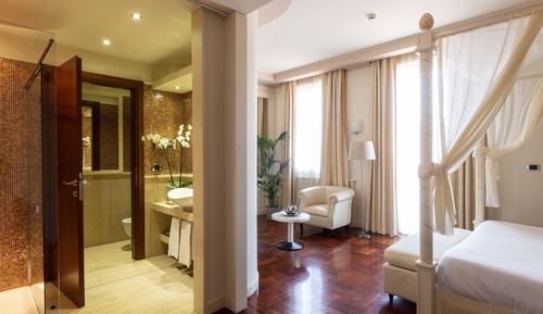 Family Suite, 2 Queen Beds, Balcony