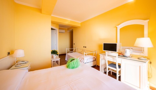 Deluxe Triple Room, Sea View