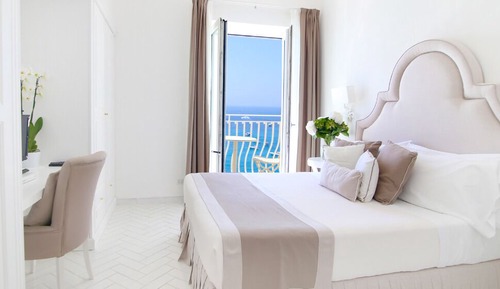 Deluxe Suite, Sea View