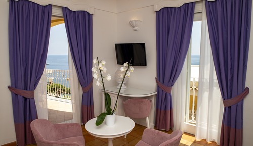 Superior Room, Partial Sea View