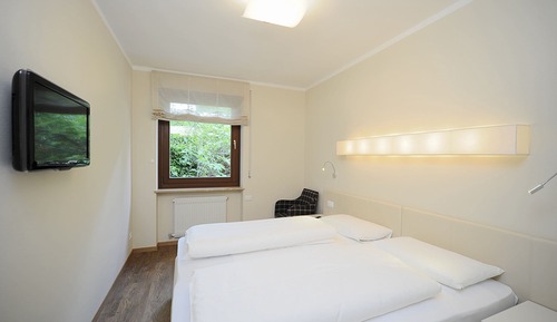 Deluxe Apartment, 4 Bedrooms, Annex Building (Palmengarten, cleaning fee 93.50 euro)