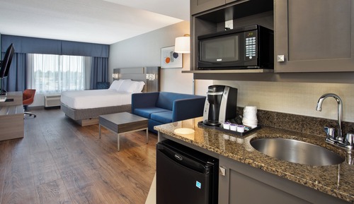 Suite, 1 King Bed, Jetted Tub (Walk-In Shower)